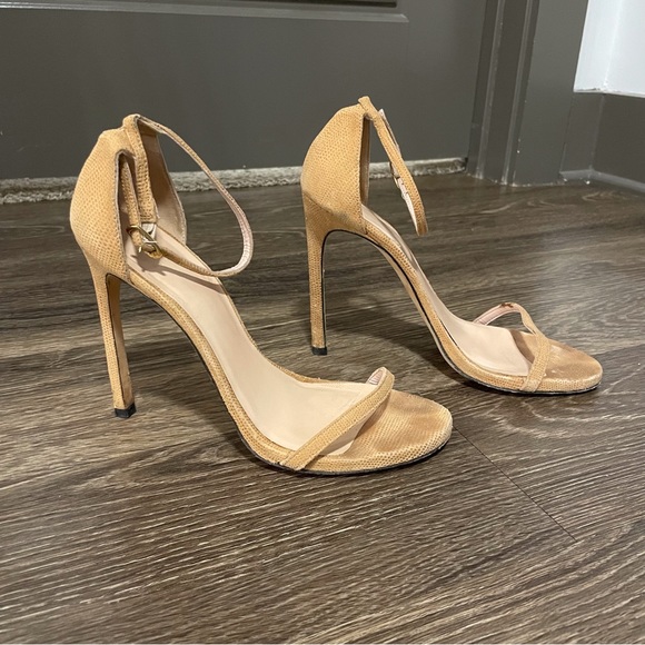 Stuart Weitzman Textured Snake Print Sandal Heels Beige - Picture 2 of 10